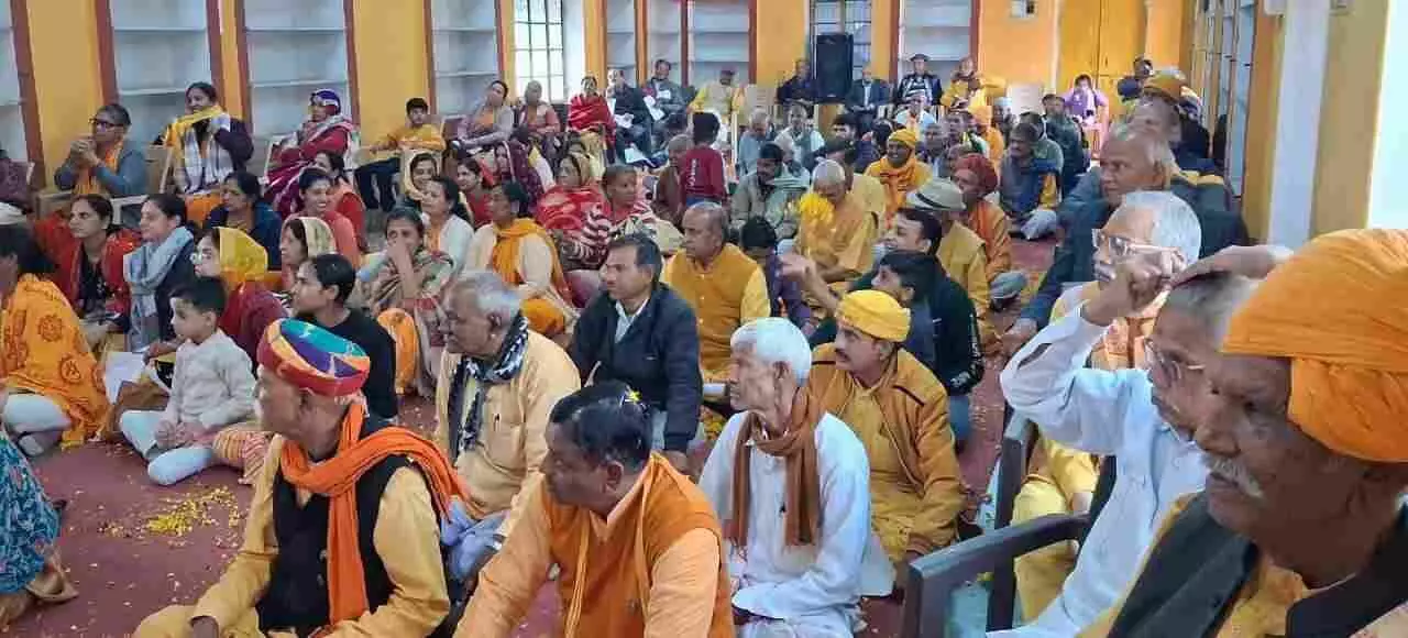 चित्तौड़गढ़ गायत्री शक्तिपीठ में आयोजित समारोह में शपथ लेते हुए नवनियुक्त ट्रस्ट मंडल के सदस्य। चित्तौड़गढ़ गायत्री शक्तिपीठ में आयोजित समारोह में शपथ लेते हुए नवनियुक्त ट्रस्ट मंडल के सदस्य।