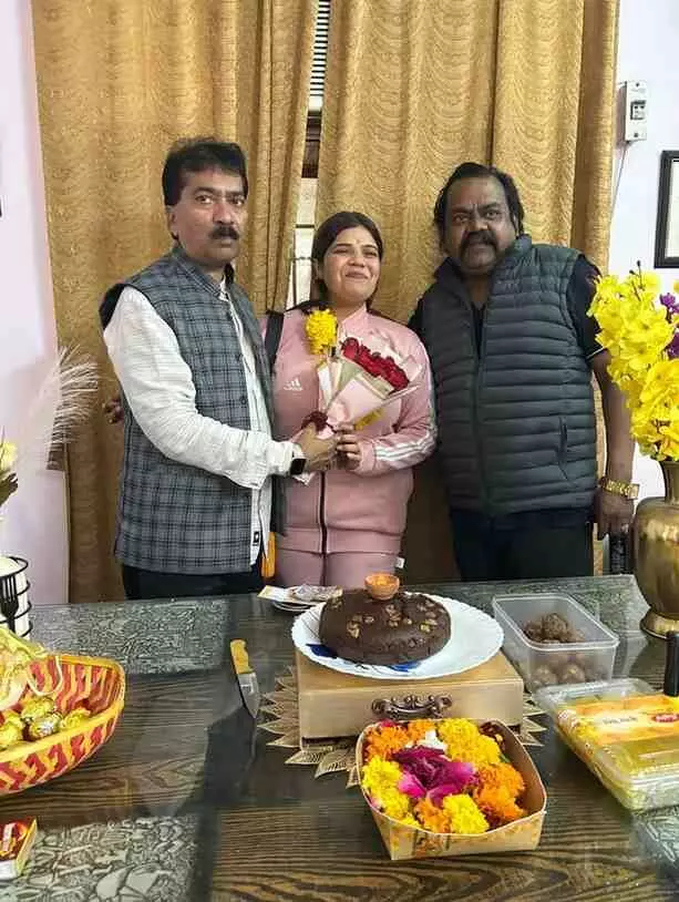 इंदिरा गांधी अंतरराष्ट्रीय हवाई अड्डे पर डॉ रंगोली श्रीवास्तव वर्ल्ड बैंक वर्कशॉप यात्रा के दौरान। इंदिरा गांधी अंतरराष्ट्रीय हवाई अड्डे पर डॉ रंगोली श्रीवास्तव वर्ल्ड बैंक वर्कशॉप यात्रा के दौरान।