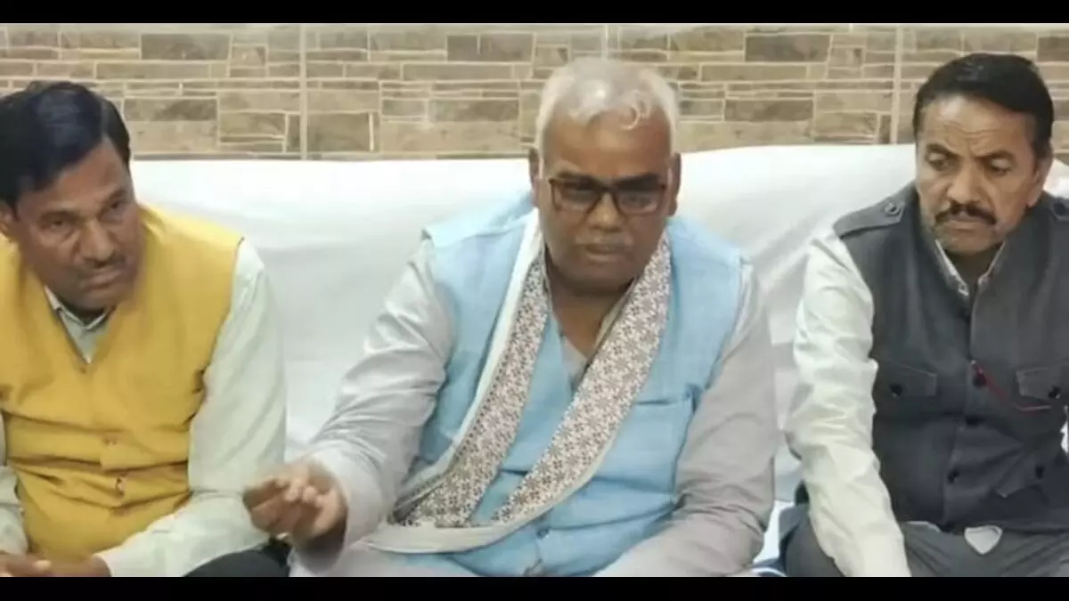 सर्किट हाउस बारां में प्रेस कॉन्फ्रेंस के दौरान बजट पर पक्ष रखते शिक्षा मंत्री मदन दिलावर। सर्किट हाउस बारां में प्रेस कॉन्फ्रेंस के दौरान बजट पर पक्ष रखते शिक्षा मंत्री मदन दिलावर।