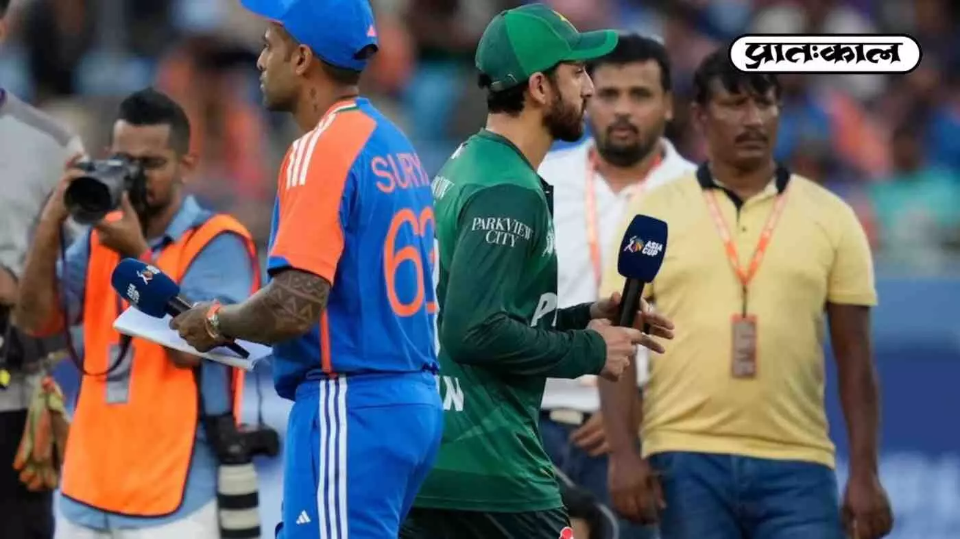 T20 World Cup 2026: भारत के खिलाफ मैच बहिष्कार पर पाकिस्तान में घमासान, पूर्व क्रिकेटर्स की तीखी प्रतिक्रियाएं T20 World Cup 2026: भारत के खिलाफ मैच बहिष्कार पर पाकिस्तान में घमासान, पूर्व क्रिकेटर्स की तीखी प्रतिक्रियाएं