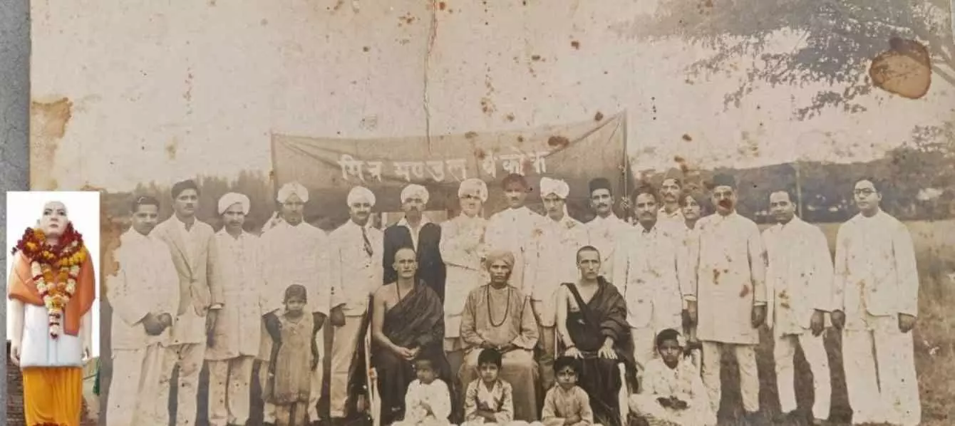 भुसावर के रमेश स्वामी पार्क में स्थित शहीद स्मारक पर पुष्प अर्पित कर दी गई श्रद्धांजलि भुसावर के रमेश स्वामी पार्क में स्थित शहीद स्मारक पर पुष्प अर्पित कर दी गई श्रद्धांजलि