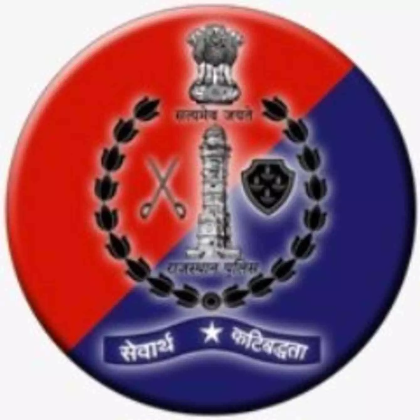 झालावाड़ पुलिस टीम के साथ खड़े संदिग्ध आरोपी और बरामद मादक पदार्थ निर्माण सामग्री झालावाड़ पुलिस टीम के साथ खड़े संदिग्ध आरोपी और बरामद मादक पदार्थ निर्माण सामग्री
