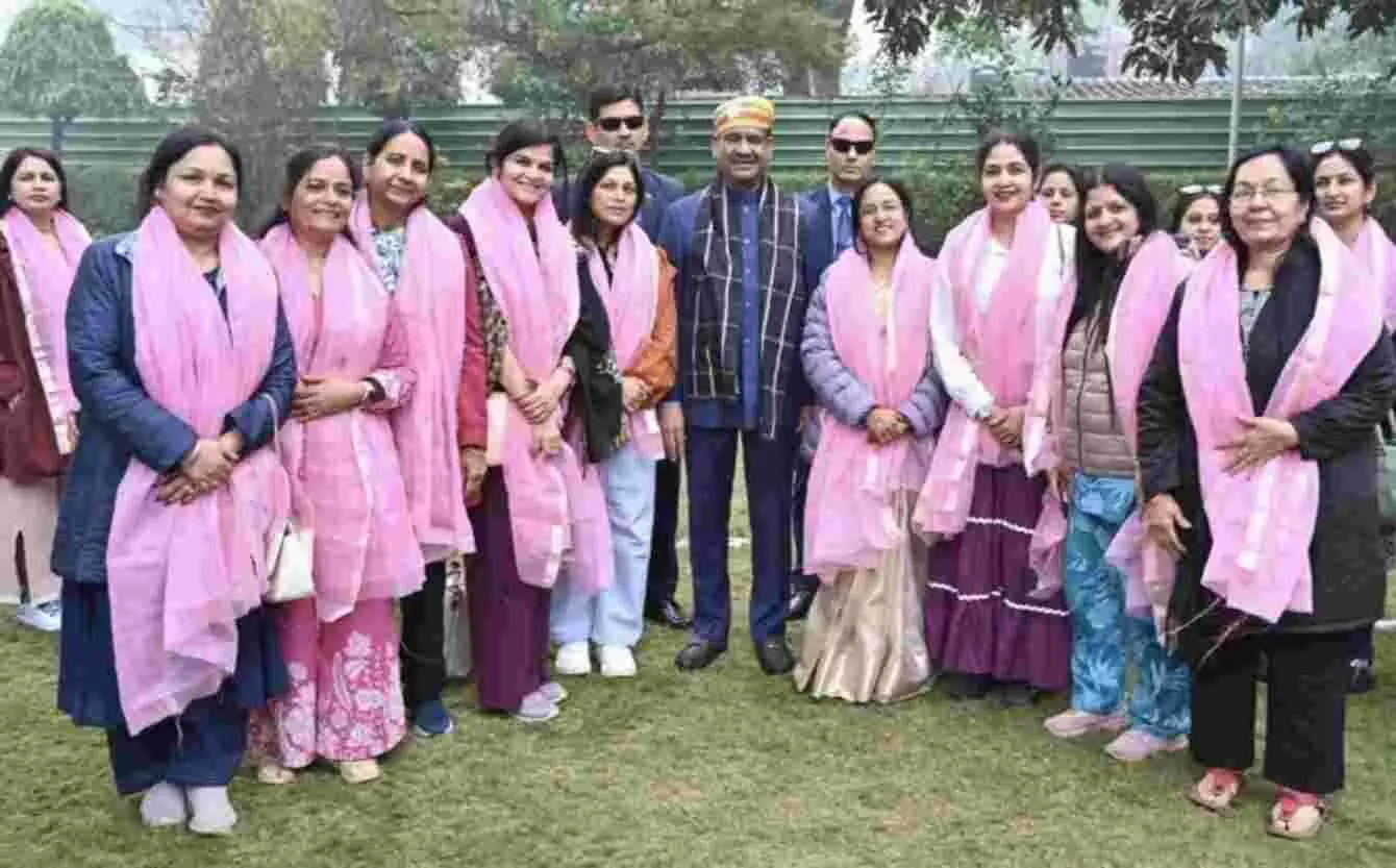 संसद भवन में लोकसभा अध्यक्ष ओम बिरला के साथ कैट वूमेन विंग की महिला उद्यमी शिष्टाचार भेंट के दौरान। संसद भवन में लोकसभा अध्यक्ष ओम बिरला के साथ कैट वूमेन विंग की महिला उद्यमी शिष्टाचार भेंट के दौरान।