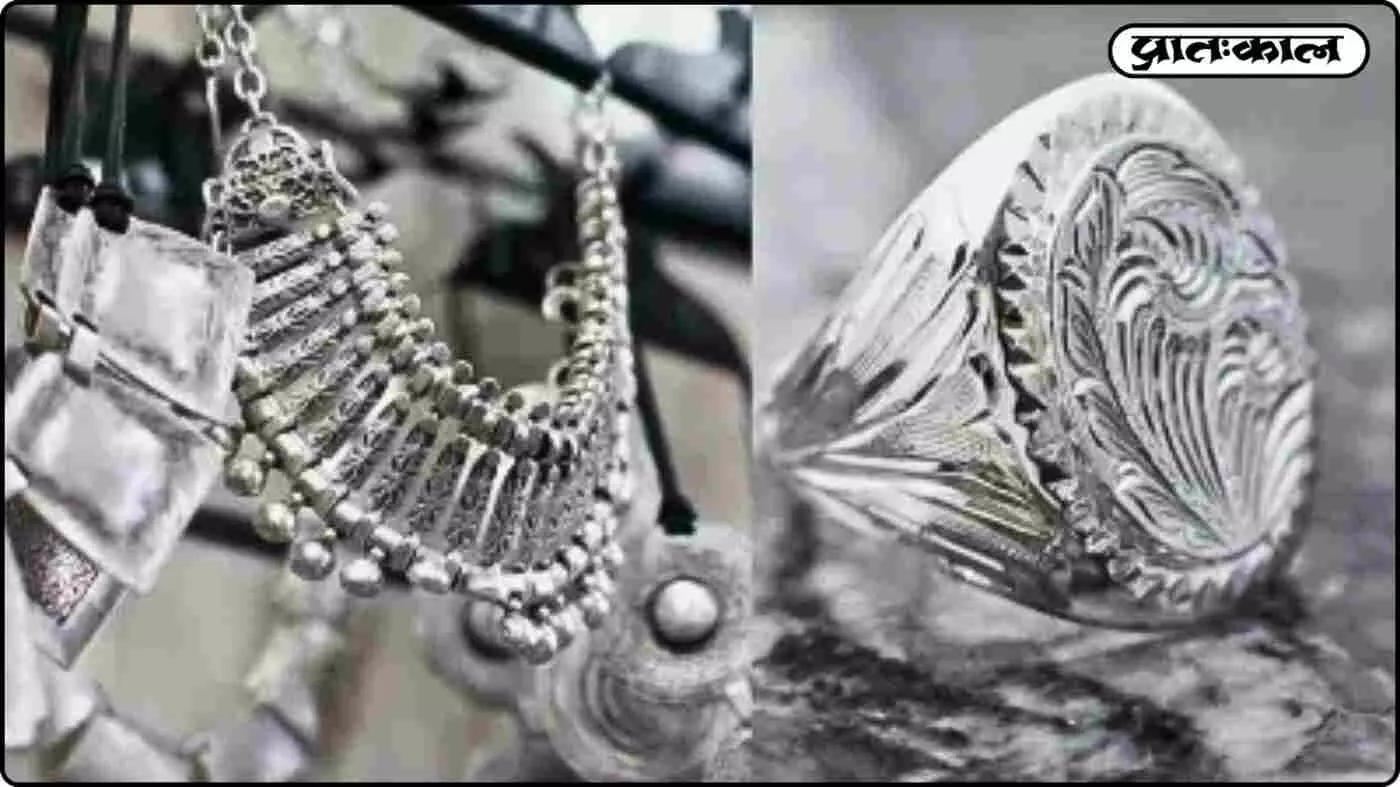 भारत में चांदी की कीमतों में जोरदार उछाल; एक दिन में प्रति किलो ₹40,000 तक बढ़े दाम भारत में चांदी की कीमतों में जोरदार उछाल; एक दिन में प्रति किलो ₹40,000 तक बढ़े दाम