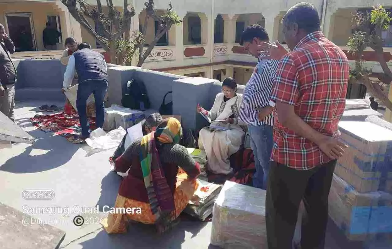 ब्यावर सिटी पुलिस थाने में माध्यमिक शिक्षा बोर्ड की परीक्षा सामग्री और प्रश्न पत्र सुरक्षा घेरे में रखे हुए।