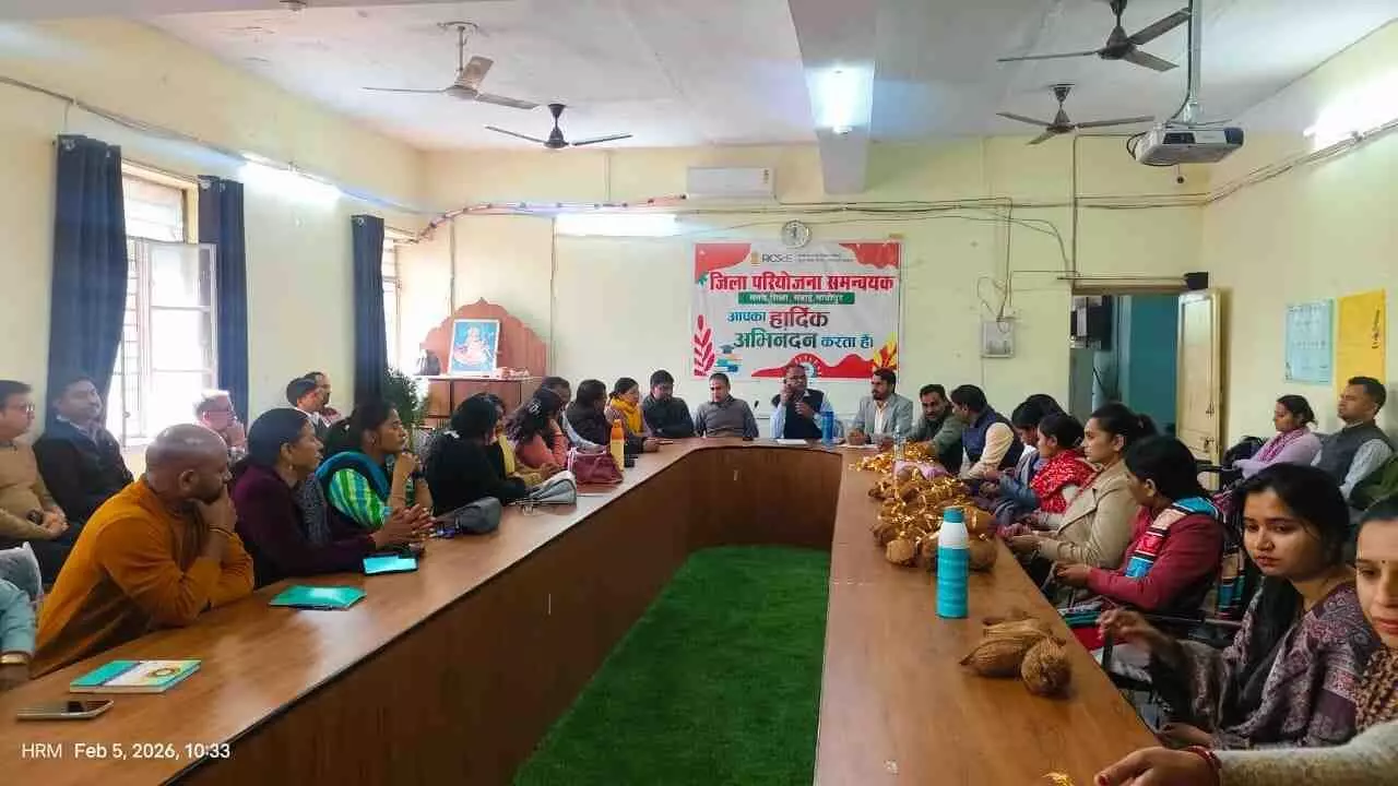 सवाई माधोपुर के रणथंभौर मैरिज गार्डन में आयोजित भामाशाह उत्सव के दौरान सम्मानित होते दानदाता। सवाई माधोपुर के रणथंभौर मैरिज गार्डन में आयोजित भामाशाह उत्सव के दौरान सम्मानित होते दानदाता।