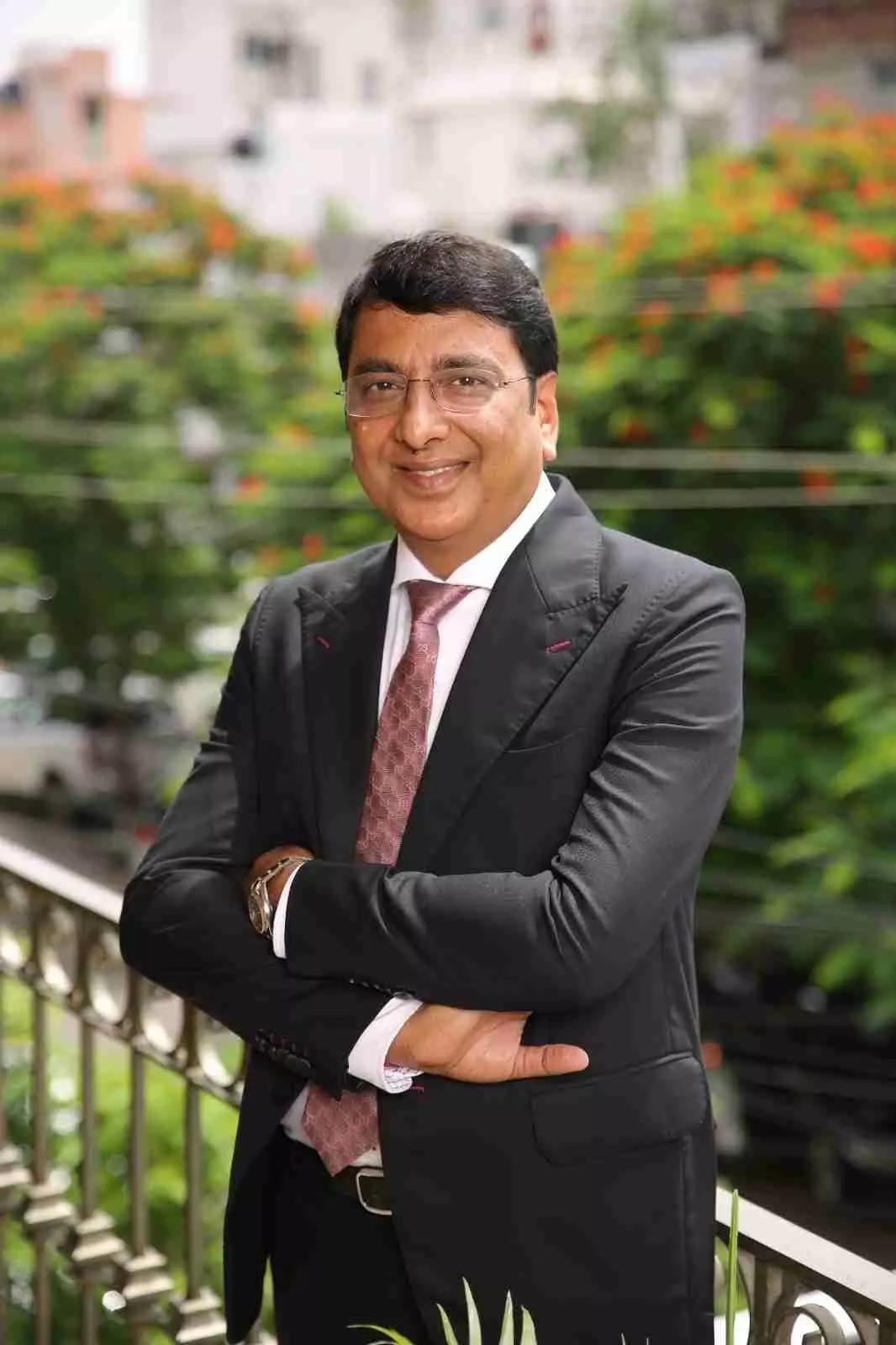 एसके फाइनेंस की कॉर्पोरेट बिल्डिंग और वित्तीय वृद्धि को दर्शाता ग्राफिक। Image generated by AI for illustrative purposes. एसके फाइनेंस की कॉर्पोरेट बिल्डिंग और वित्तीय वृद्धि को दर्शाता ग्राफिक। Image generated by AI for illustrative purposes.