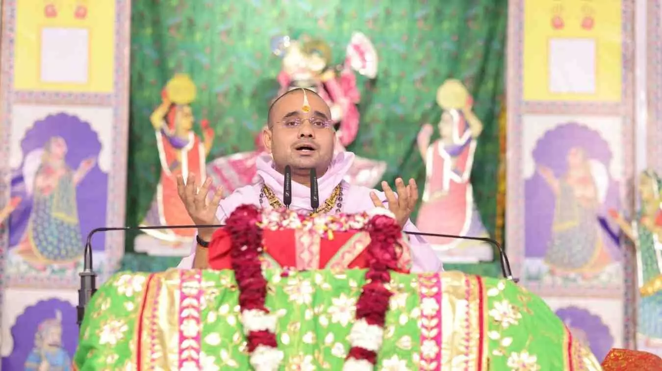 भीलवाड़ा के उत्सव भवन में गोवर्धन पूजा के दौरान सजी भगवान श्रीकृष्ण की सजीव झांकी। भीलवाड़ा के उत्सव भवन में गोवर्धन पूजा के दौरान सजी भगवान श्रीकृष्ण की सजीव झांकी।