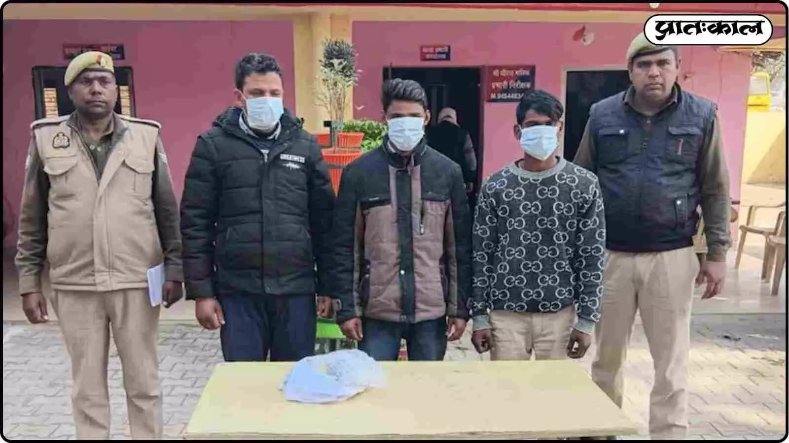 उत्तर प्रदेश: कैंसर से जूझ रही पत्नी का कर दिया क़त्ल, दोस्तों के साथ मिल कर राहुल शर्मा ने रची साजिश उत्तर प्रदेश: कैंसर से जूझ रही पत्नी का कर दिया क़त्ल, दोस्तों के साथ मिल कर राहुल शर्मा ने रची साजिश