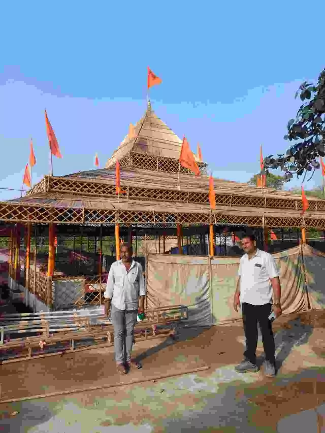 देवपुरा पंचायत के निचली मियारी गांव में श्री ओंकारेश्वर महादेव मंदिर का धार्मिक प्रांगण और प्राण-प्रतिष्ठा महोत्सव स्थल। देवपुरा पंचायत के निचली मियारी गांव में श्री ओंकारेश्वर महादेव मंदिर का धार्मिक प्रांगण और प्राण-प्रतिष्ठा महोत्सव स्थल।