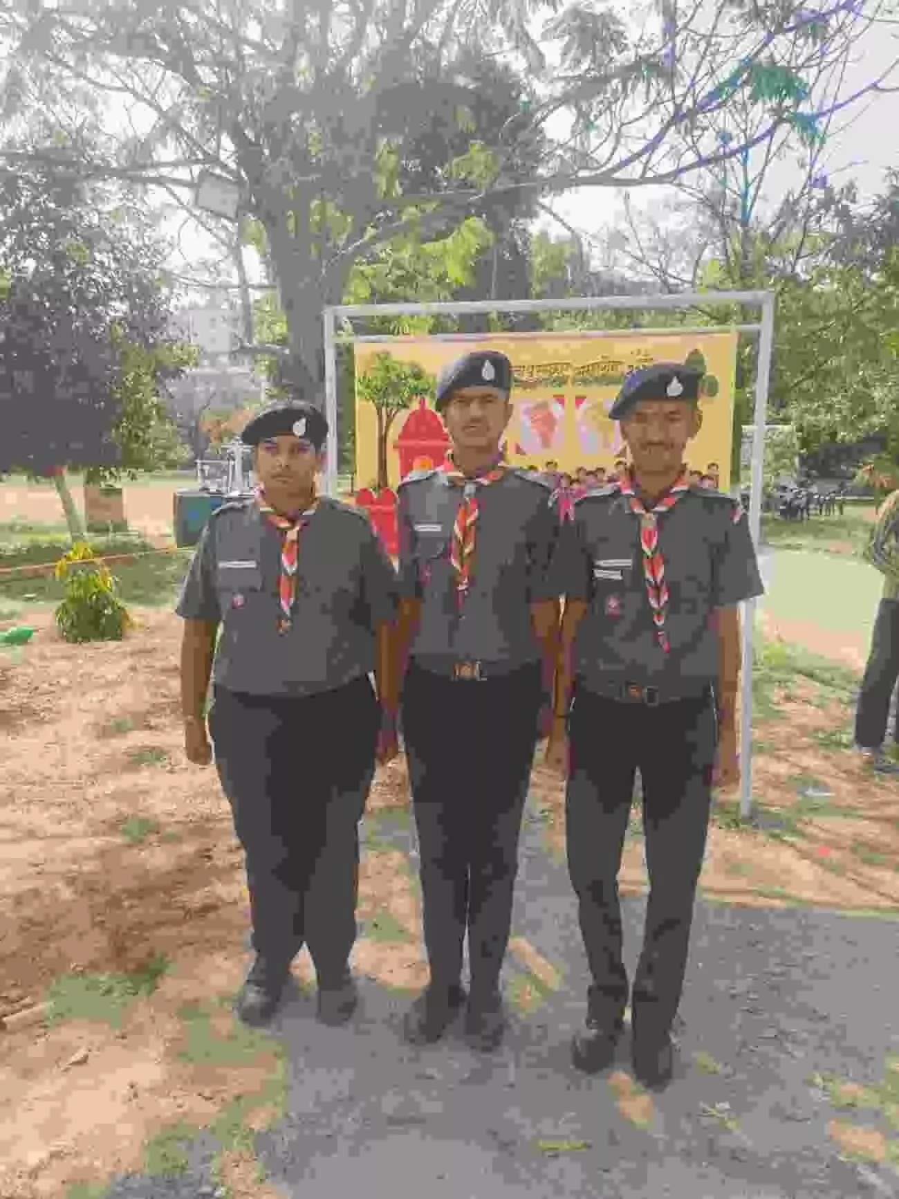 जयपुर में आयोजित राज्य पुरस्कार समारोह में राज्यपाल द्वारा सम्मानित होते आमेट के होनहार स्काउट्स। जयपुर में आयोजित राज्य पुरस्कार समारोह में राज्यपाल द्वारा सम्मानित होते आमेट के होनहार स्काउट्स।