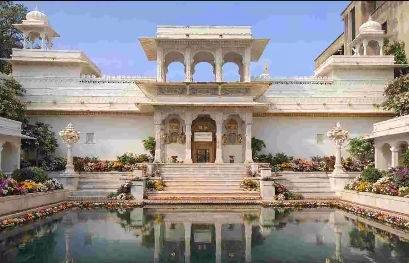 झालावाड़ स्थित श्री कल्याण राय जी मंदिर का प्रदूषित कुंड जिसमें सीवेज का पानी रोकने हेतु एनजीटी ने पाइपलाइन लगाने का आदेश दिया है। झालावाड़ स्थित श्री कल्याण राय जी मंदिर का प्रदूषित कुंड जिसमें सीवेज का पानी रोकने हेतु एनजीटी ने पाइपलाइन लगाने का आदेश दिया है।