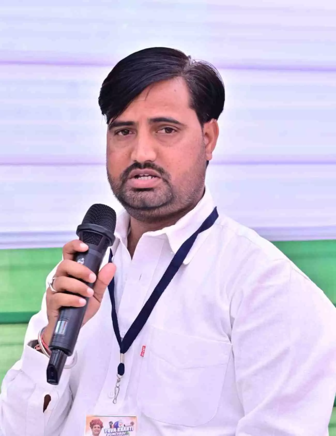 बजट के विरोध में प्रदर्शन करते युवाओं का प्रतीकात्मक चित्रण बजट के विरोध में प्रदर्शन करते युवाओं का प्रतीकात्मक चित्रण