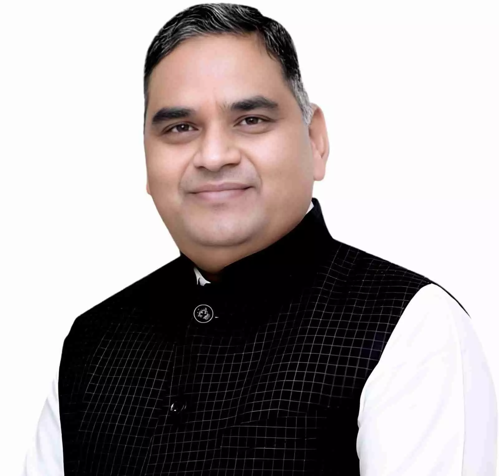 जयपुर में सहकारिता मंत्री गौतम कुमार दक बजट 2026-27 में किसान ऋण योजनाओं की जानकारी देते हुए।