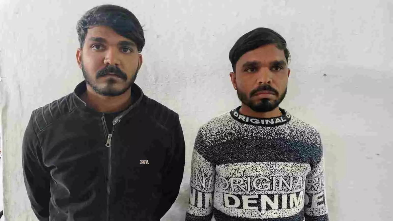 राजसमंद की केलवा थाना पुलिस द्वारा पकड़े गए नकली नोटों के आरोपी और बरामद उपकरण। राजसमंद की केलवा थाना पुलिस द्वारा पकड़े गए नकली नोटों के आरोपी और बरामद उपकरण।