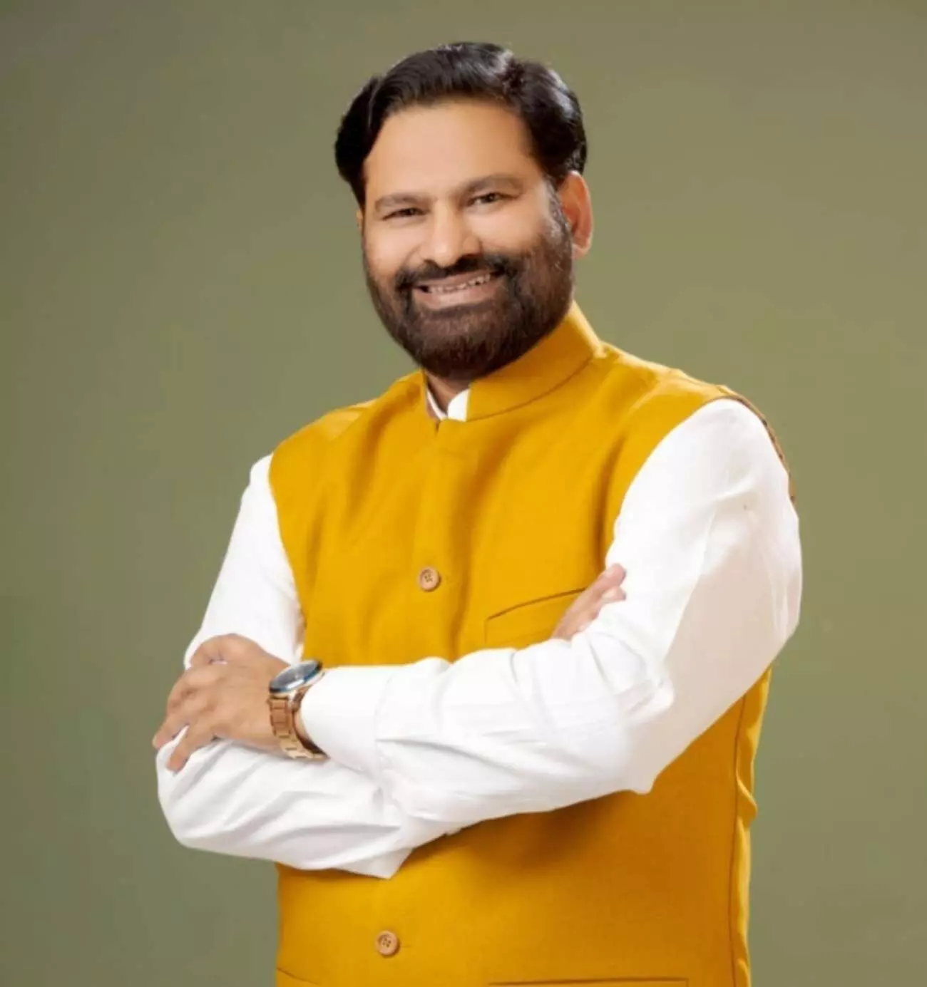 पश्चिमी राजस्थान में ग्रामीण लोग कटे हुए खेजड़ी के पेड़ों के पास खड़े होकर विरोध प्रदर्शन कर रहे हैं। पश्चिमी राजस्थान में ग्रामीण लोग कटे हुए खेजड़ी के पेड़ों के पास खड़े होकर विरोध प्रदर्शन कर रहे हैं।