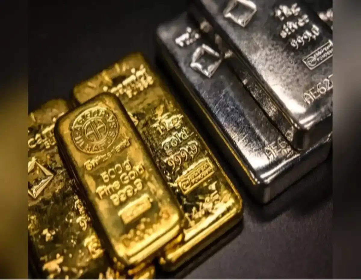 A historic drop in gold prices has caused panic in the market, offering investors a golden opportunity A historic drop in gold prices has caused panic in the market, offering investors a golden opportunity