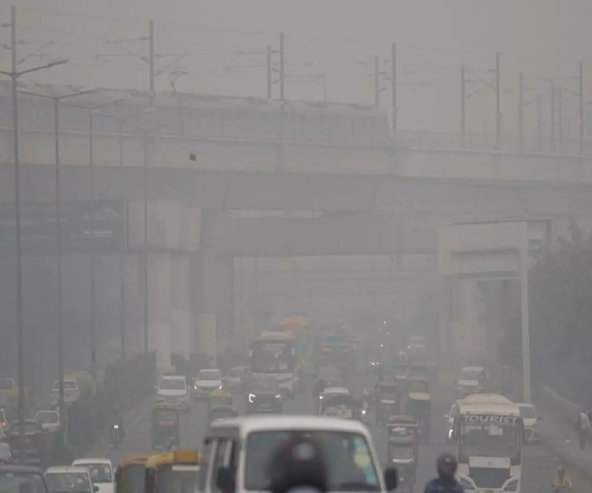 Delhi alert! A blanket of smog has turned the city into a no-breathing zone Delhi alert! A blanket of smog has turned the city into a no-breathing zone