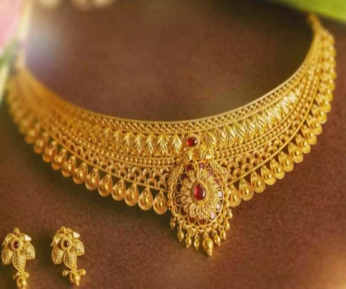 Gold and silver prices continue to fluctuate Gold and silver prices continue to fluctuate