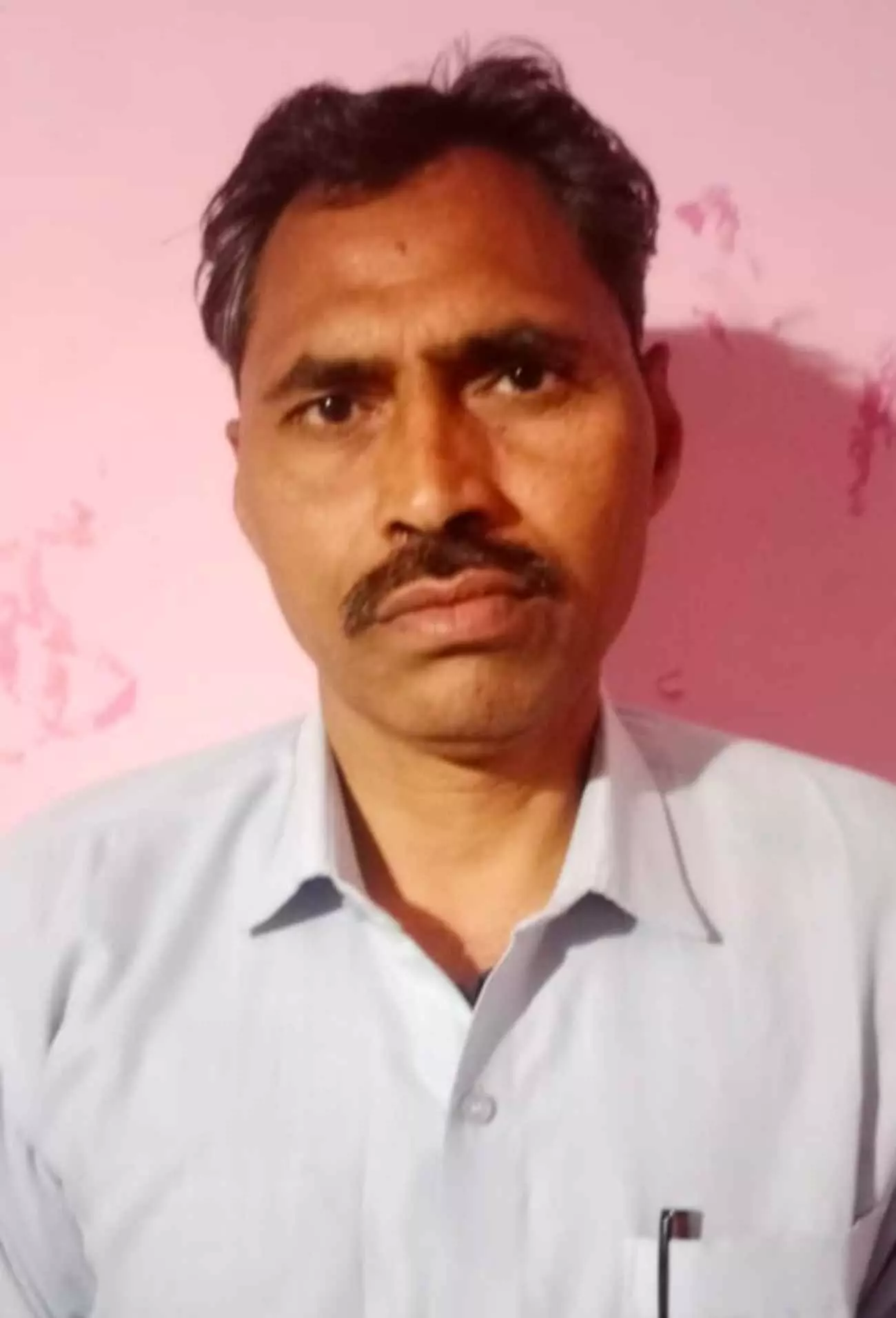 गंगापुर सिटी के वजीरपुर में सड़क हादसे के बाद पुलिस बल और स्थानीय लोग घटनास्थल पर मौजूद। गंगापुर सिटी के वजीरपुर में सड़क हादसे के बाद पुलिस बल और स्थानीय लोग घटनास्थल पर मौजूद।