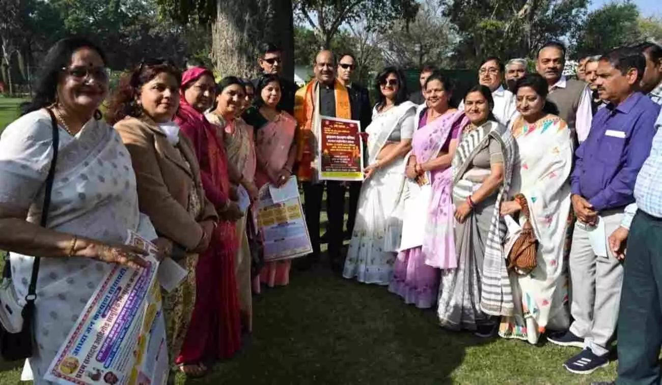 लोकसभा अध्यक्ष ओम बिरला दिल्ली में ब्राह्मण कल्याण परिषद के कार्यक्रम का पोस्टर विमोचन करते हुए। लोकसभा अध्यक्ष ओम बिरला दिल्ली में ब्राह्मण कल्याण परिषद के कार्यक्रम का पोस्टर विमोचन करते हुए।