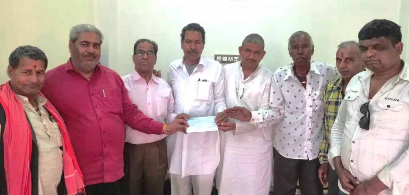 भीलवाड़ा के पुर में माली समाज सामूहिक विवाह सम्मेलन की तैयारी बैठक में चर्चा करते पदाधिकारी और भामाशाह।