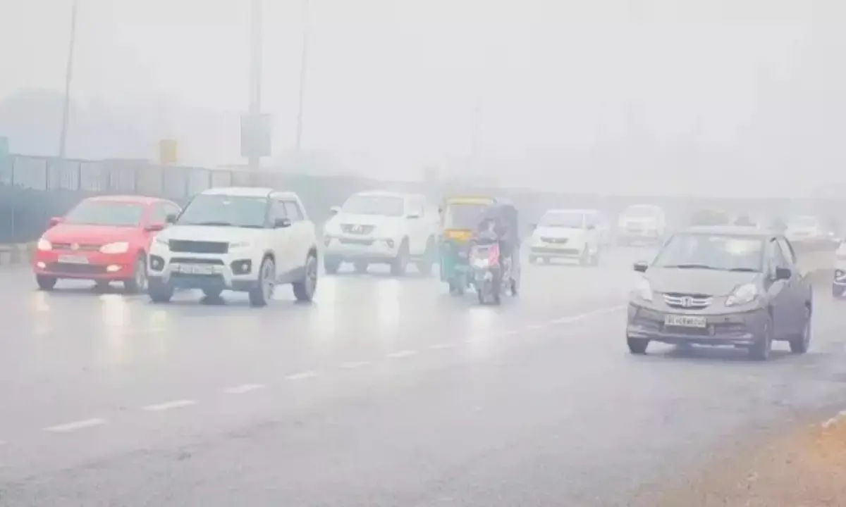 Thunderstorm accompanied by rain in Delhi-NCR Thunderstorm accompanied by rain in Delhi-NCR
