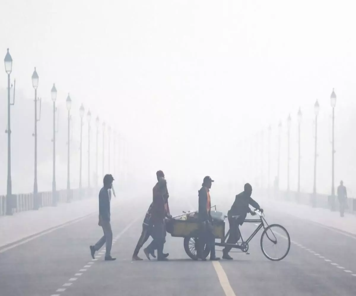 Delhis air turns toxic- AQI crosses 327 learn how to protect yourself in the severe category Delhis air turns toxic- AQI crosses 327 learn how to protect yourself in the severe category