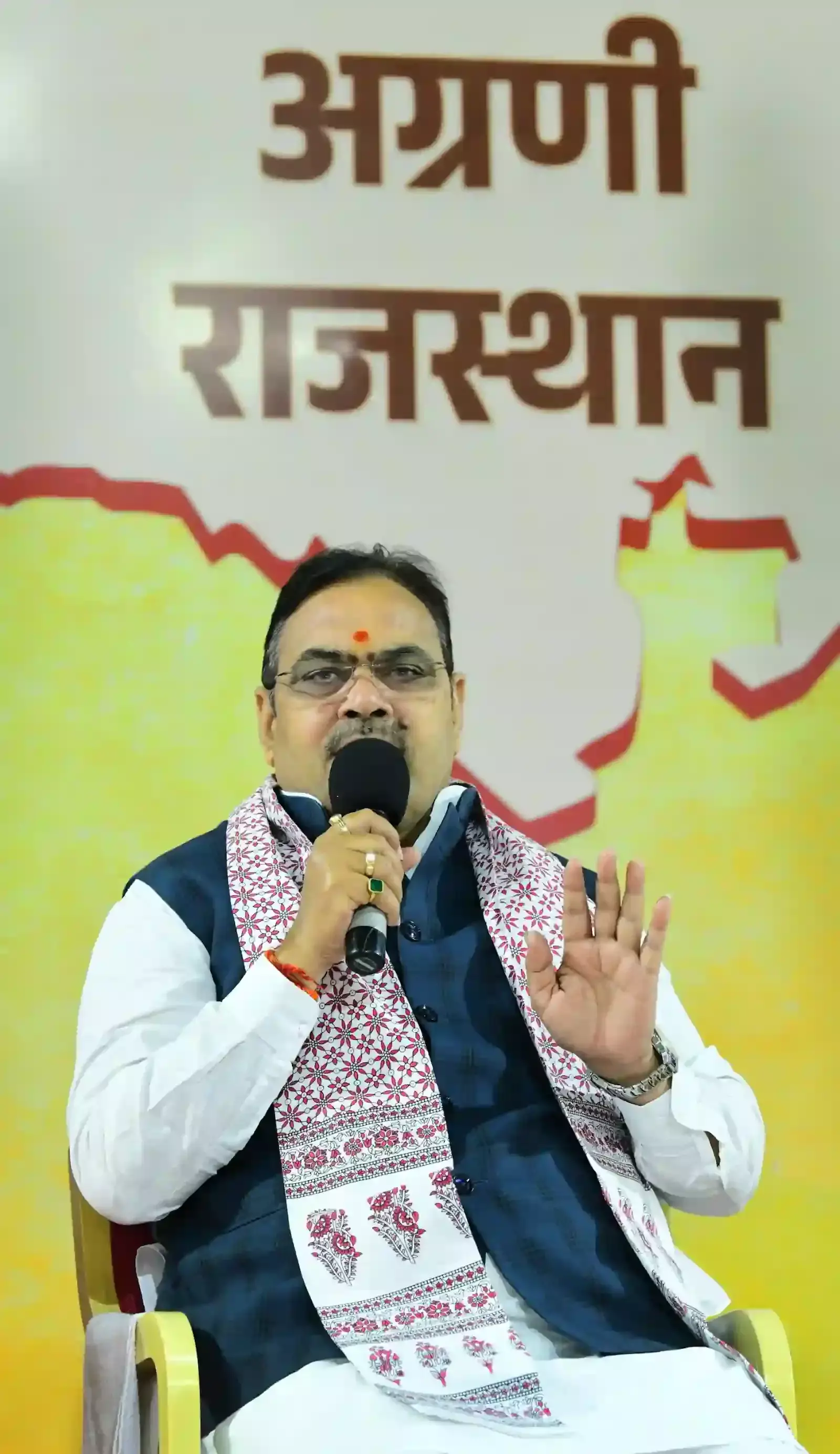 जयपुर में राजस्थान बजट के डिजिटल शासन और पारदर्शी प्रशासन संबंधी प्रावधानों का ग्राफिक विवरण दिख रहा है।