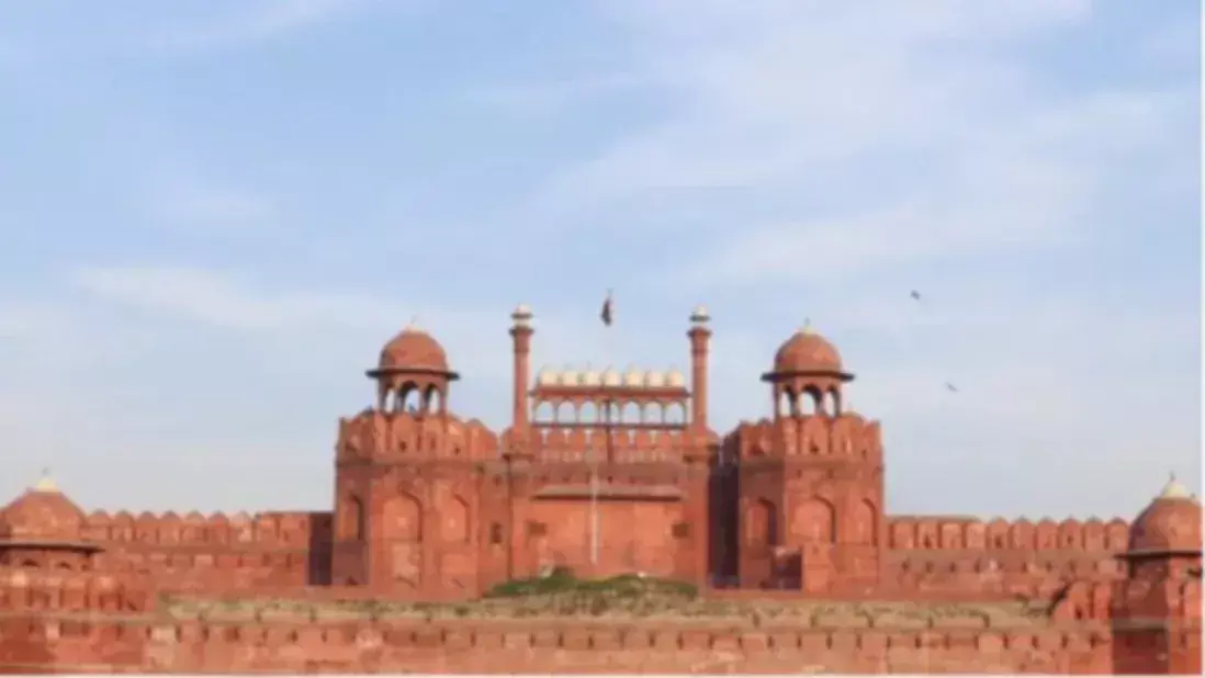 सुबह की ठंडक के बाद दोपहर में चढ़ा पारा तेज धूप और चलती हवाओं ने बढ़ाई बेचैनी सुबह की ठंडक के बाद दोपहर में चढ़ा पारा तेज धूप और चलती हवाओं ने बढ़ाई बेचैनी