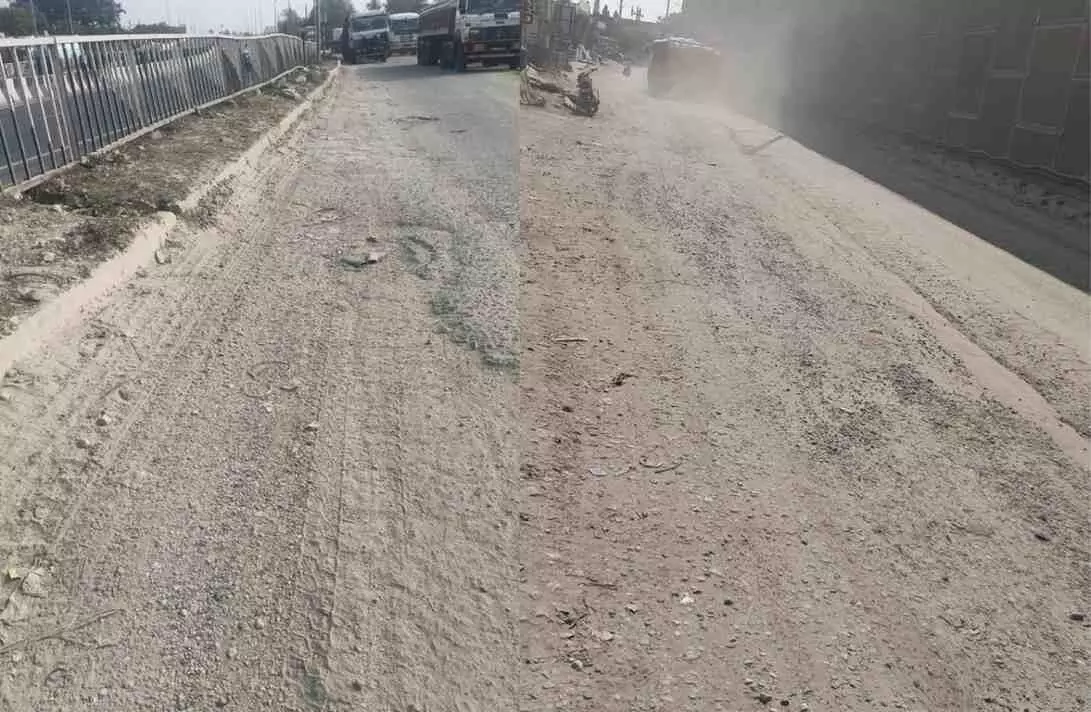 केलवा में धूल भरी खराब सर्विस रोड से गुजरते वाहन और परेशान खड़े ग्रामीण। केलवा में धूल भरी खराब सर्विस रोड से गुजरते वाहन और परेशान खड़े ग्रामीण।