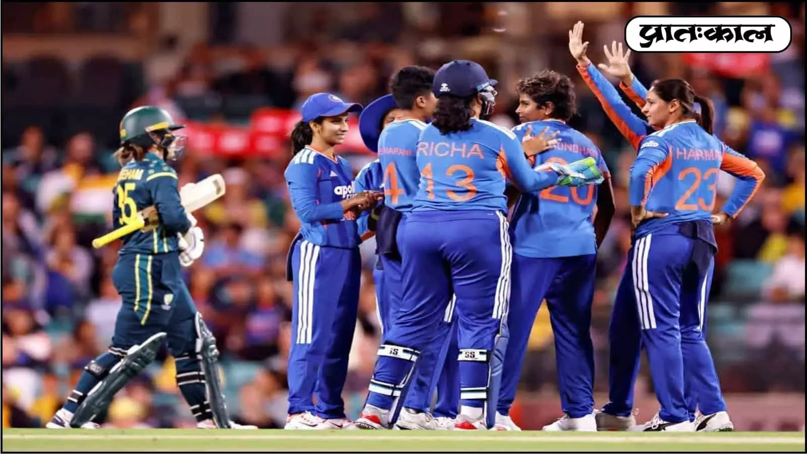 भारतीय महिला टीम ने ऑस्ट्रेलिया को तीसरे टी-20 में 17 रन से हराकर ऐतिहासिक सीरीज 2-1 से जीती। स्मृति मंधाना की 82 रनों की पारी और गेंदबाजों के शानदार प्रदर्शन ने रचा इतिहास। भारतीय महिला टीम ने ऑस्ट्रेलिया को तीसरे टी-20 में 17 रन से हराकर ऐतिहासिक सीरीज 2-1 से जीती। स्मृति मंधाना की 82 रनों की पारी और गेंदबाजों के शानदार प्रदर्शन ने रचा इतिहास।
