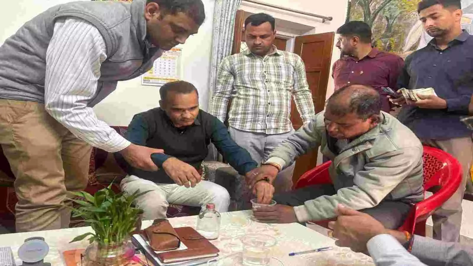 राजस्थान भ्रष्टाचार निरोधक ब्यूरो की बड़ी कार्रवाई, जिला परियोजना प्रबन्धक सवाई माधोपुर अरेस्ट राजस्थान भ्रष्टाचार निरोधक ब्यूरो की बड़ी कार्रवाई, जिला परियोजना प्रबन्धक सवाई माधोपुर अरेस्ट