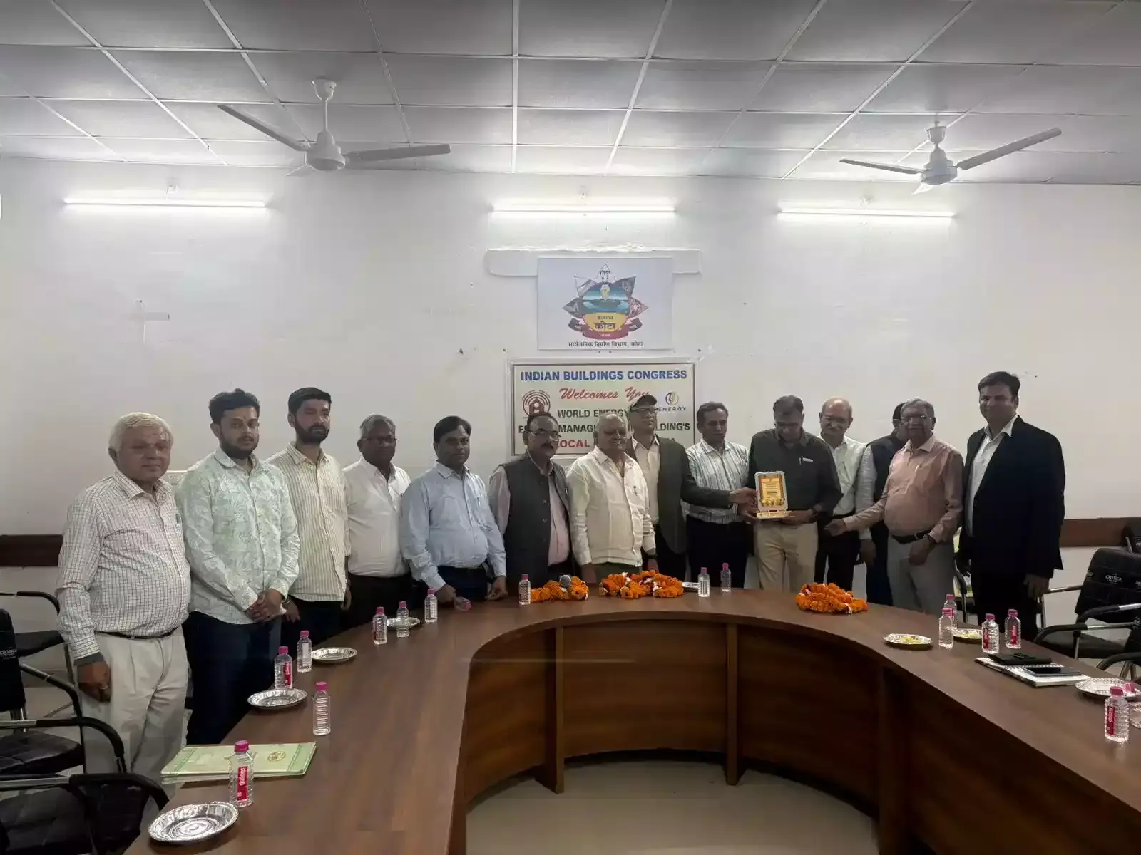 नयापुरा कोटा के पीडब्ल्यूडी परिसर मीटिंग हॉल में आईबीसी कोटा के अभियंता विश्व ऊर्जा दिवस पर संगोष्ठी करते हुए। नयापुरा कोटा के पीडब्ल्यूडी परिसर मीटिंग हॉल में आईबीसी कोटा के अभियंता विश्व ऊर्जा दिवस पर संगोष्ठी करते हुए।