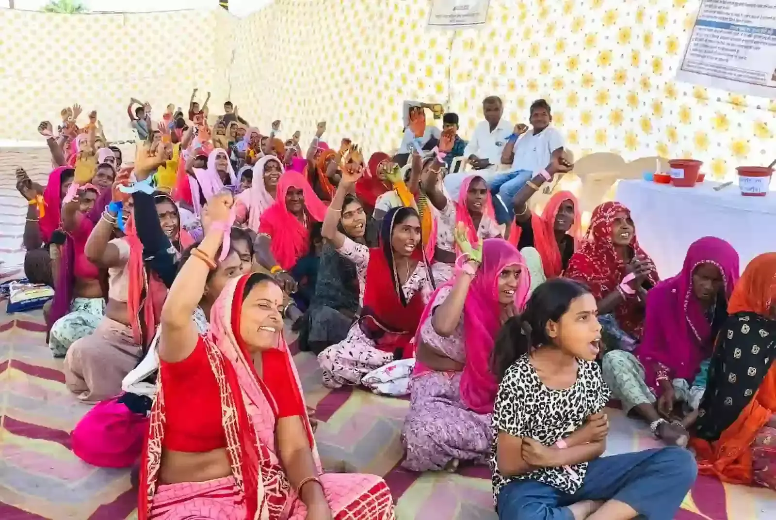 मावली में अंतरराष्ट्रीय महिला दिवस कार्यक्रम के दौरान सभागार में उपस्थित सैकड़ों महिला श्रमिक। मावली में अंतरराष्ट्रीय महिला दिवस कार्यक्रम के दौरान सभागार में उपस्थित सैकड़ों महिला श्रमिक।