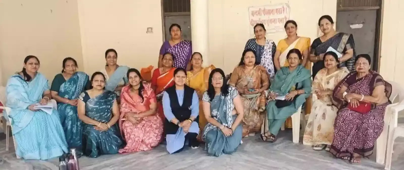 बारां में अग्रवाल महिला जागृति संगठन की बैठक में आगामी अधिवेशन की चर्चा करतीं महिला पदाधिकारी। बारां में अग्रवाल महिला जागृति संगठन की बैठक में आगामी अधिवेशन की चर्चा करतीं महिला पदाधिकारी।