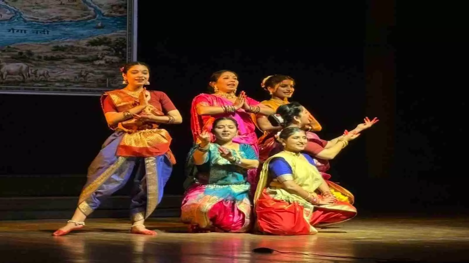 जयपुर में मैथिली नाटक जनक नंदिनी का मंचन जयपुर में मैथिली नाटक जनक नंदिनी का मंचन