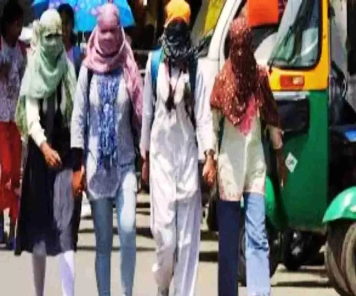 उत्तर भारत में मौसम का डबल गेम-कहीं स्नोफॉल का मज़ा- तो कहीं लू की सजा- मार्च में ही मई की तपिश ने तोड़े सारे रिकॉर्ड उत्तर भारत में मौसम का डबल गेम-कहीं स्नोफॉल का मज़ा- तो कहीं लू की सजा- मार्च में ही मई की तपिश ने तोड़े सारे रिकॉर्ड