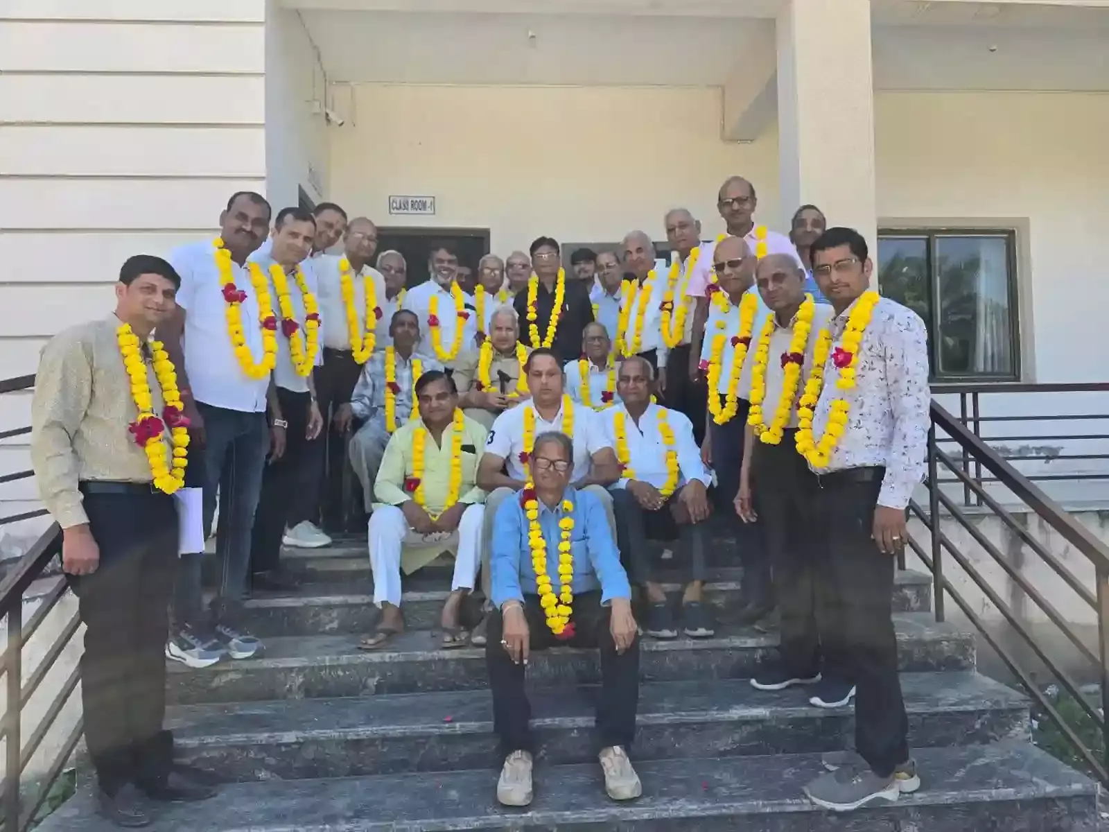 चित्तौड़गढ़ में महेश शिक्षा निकेतन संस्थान के नवनिर्वाचित पदाधिकारियों का शपथ ग्रहण समारोह और स्वागत कार्यक्रम। चित्तौड़गढ़ में महेश शिक्षा निकेतन संस्थान के नवनिर्वाचित पदाधिकारियों का शपथ ग्रहण समारोह और स्वागत कार्यक्रम।