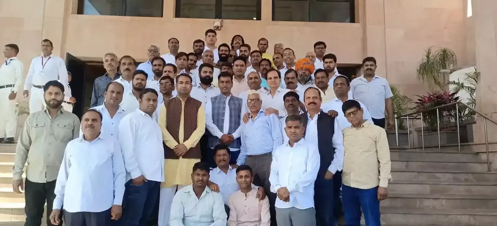 चित्तौड़गढ़ में विधायक चन्द्रभान सिंह आक्या के साथ भाजपा कार्यकर्ताओं की बैठक दौरान संगठन चर्चा चित्तौड़गढ़ में विधायक चन्द्रभान सिंह आक्या के साथ भाजपा कार्यकर्ताओं की बैठक दौरान संगठन चर्चा
