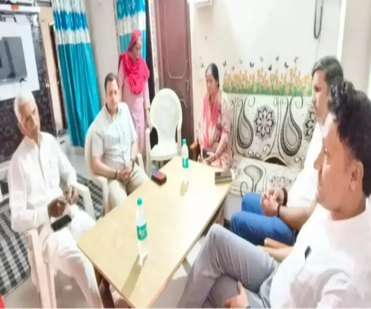 सुप्रीम कोर्ट के फैसले के बाद एक्शन में योगी सरकार- हरीश राणा के परिजनों को दी तत्काल आर्थिक सहायता और रोजगार का वादा सुप्रीम कोर्ट के फैसले के बाद एक्शन में योगी सरकार- हरीश राणा के परिजनों को दी तत्काल आर्थिक सहायता और रोजगार का वादा
