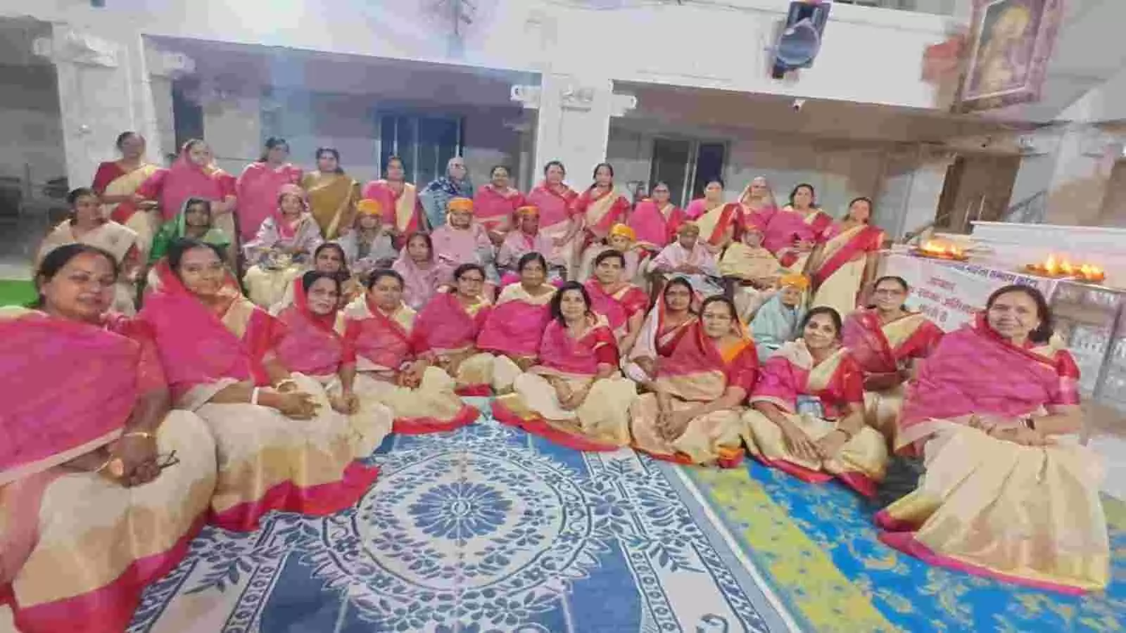 कोटा नसिया जी दादाबाड़ी में जैन महासमिति महिला दिवस कार्यक्रम के दौरान वरिष्ठ महिलाओं का सम्मान समारोह दृश्य कोटा नसिया जी दादाबाड़ी में जैन महासमिति महिला दिवस कार्यक्रम के दौरान वरिष्ठ महिलाओं का सम्मान समारोह दृश्य