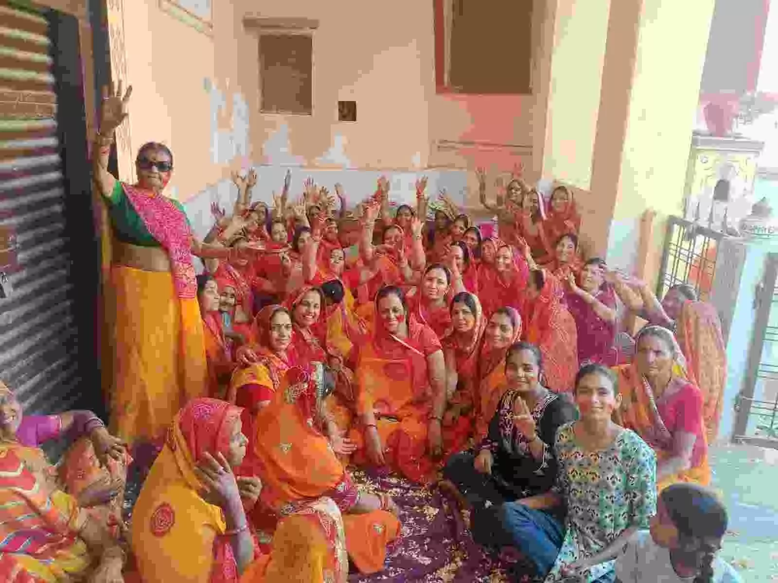 वल्लभनगर लक्ष्मीनारायण मंदिर में फागोत्सव, महिलाओं ने गाए फाग गीत वल्लभनगर लक्ष्मीनारायण मंदिर में फागोत्सव, महिलाओं ने गाए फाग गीत