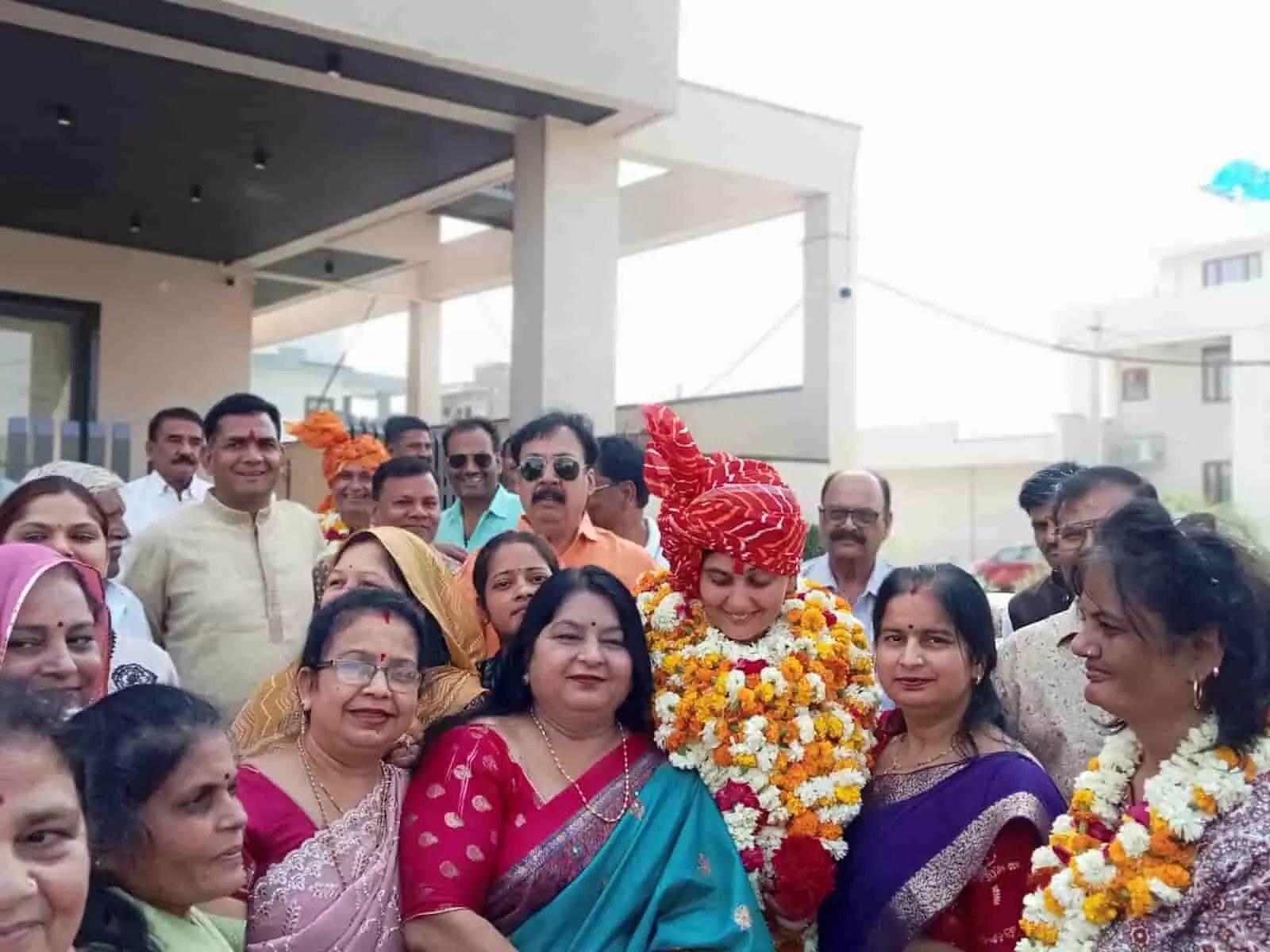 फ्लाइंग ऑफिसर ऋषिना शर्मा का बारां में सिविल लाइंस समूह ने अभिनंदन फ्लाइंग ऑफिसर ऋषिना शर्मा का बारां में सिविल लाइंस समूह ने अभिनंदन