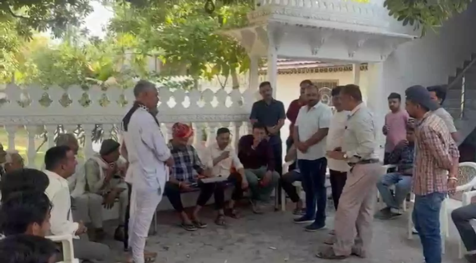Udaipur: Villagers seek removal of Bhatewar from Pera-Pheri area, MLA Dangi sanctions â¹3 lakh for womenâs bath facility Udaipur: Villagers seek removal of Bhatewar from Pera-Pheri area, MLA Dangi sanctions â¹3 lakh for womenâs bath facility