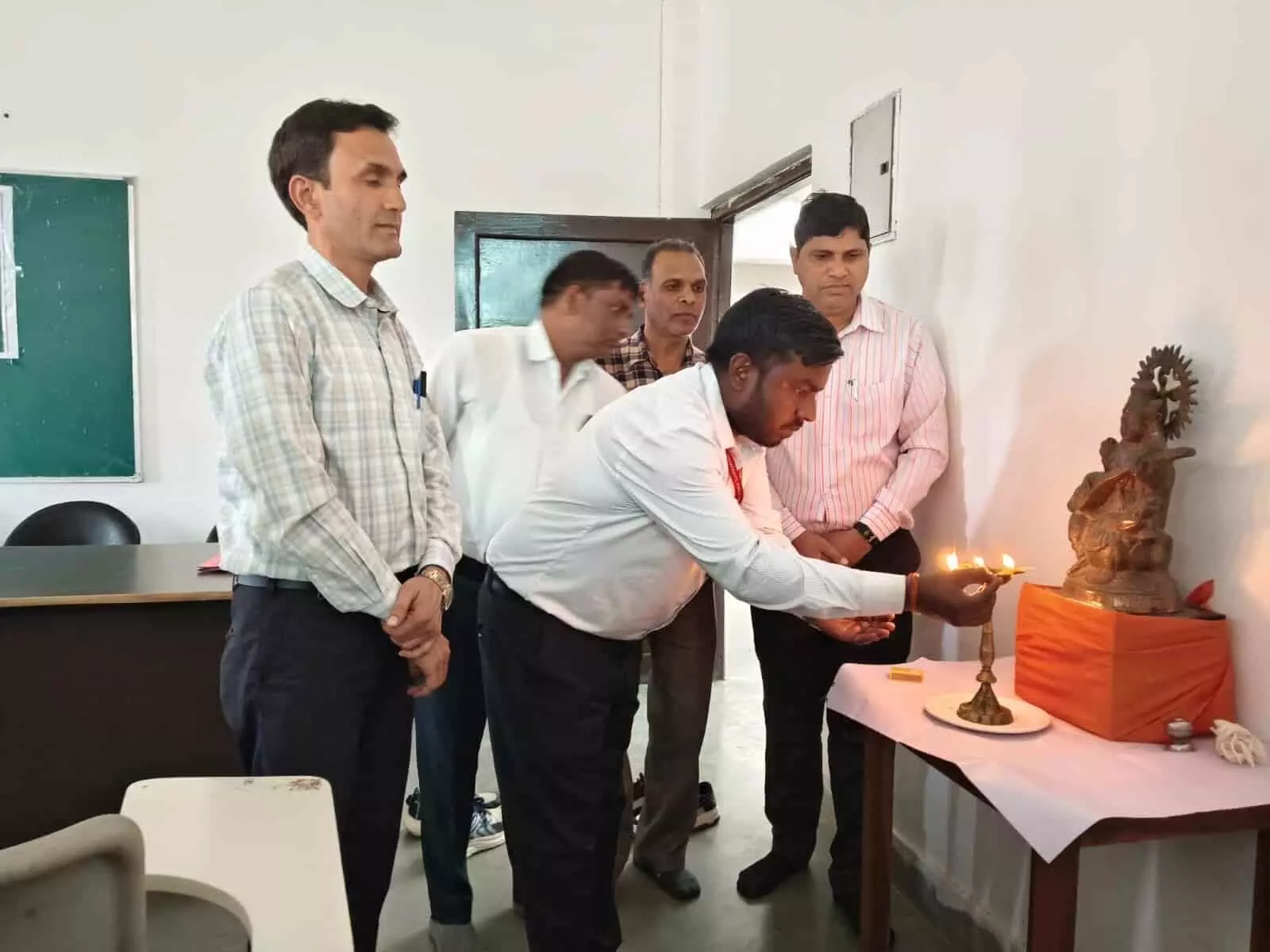माधव विश्वविद्यालय में बांस खेती एवं उद्यानिकी प्रशिक्षण शुरू माधव विश्वविद्यालय में बांस खेती एवं उद्यानिकी प्रशिक्षण शुरू