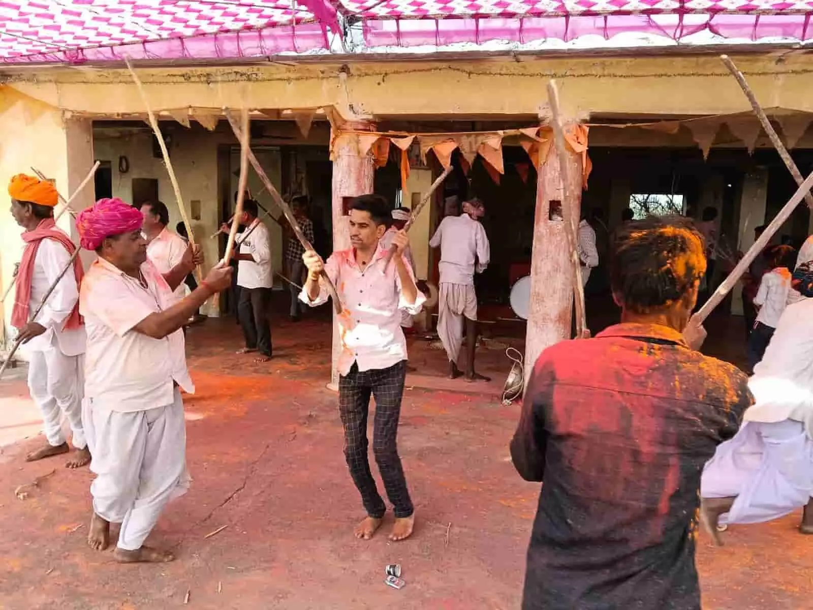 नवाखेड़ा में जोगेश्वर बावजी धूणी पर फाग महोत्सव का आयोजन