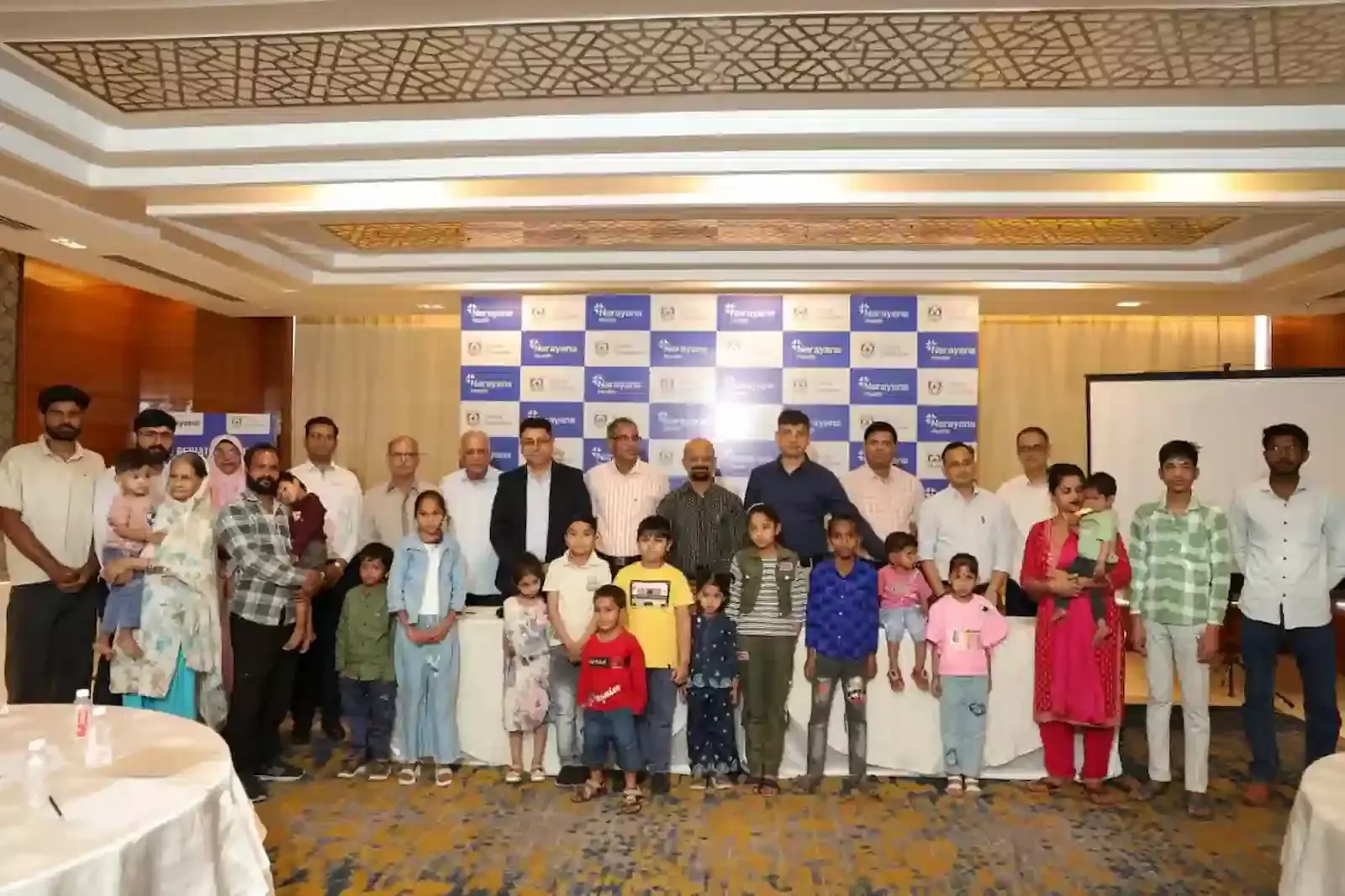 नारायणा हॉस्पिटल जयपुर में आयोजित प्रेस कॉन्फ्रेंस में विशेषज्ञ बच्चों के हृदय रोग उपचार की जानकारी देते हुए। नारायणा हॉस्पिटल जयपुर में आयोजित प्रेस कॉन्फ्रेंस में विशेषज्ञ बच्चों के हृदय रोग उपचार की जानकारी देते हुए।