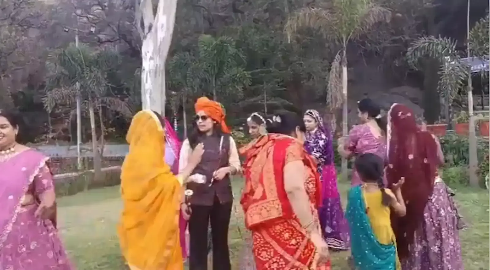 माउंंट आबू में गणगौर पर्व की धूम, 16 दिनों तक मां गौरी की विशेष पूजा अर्चना माउंंट आबू में गणगौर पर्व की धूम, 16 दिनों तक मां गौरी की विशेष पूजा अर्चना