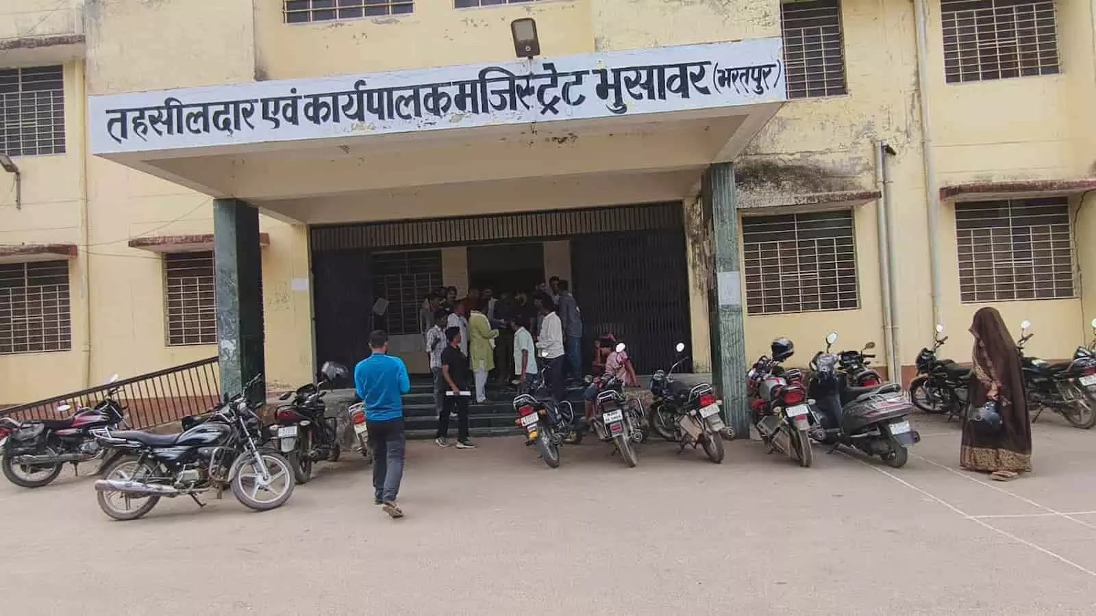 भुसावर: नीमली गांव में मंदिर की भूमि पर अतिक्रमण को लेकर ग्रामीणों में भारी आक्रोश भुसावर: नीमली गांव में मंदिर की भूमि पर अतिक्रमण को लेकर ग्रामीणों में भारी आक्रोश